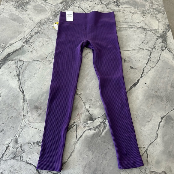 3 Set Ribbed Leggings ๐ค๐๐ - Picture 4 of 6